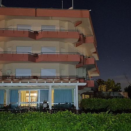 Hotel Le Pleiadi サン・フェリーチェ・チルチェーオ エクステリア 写真