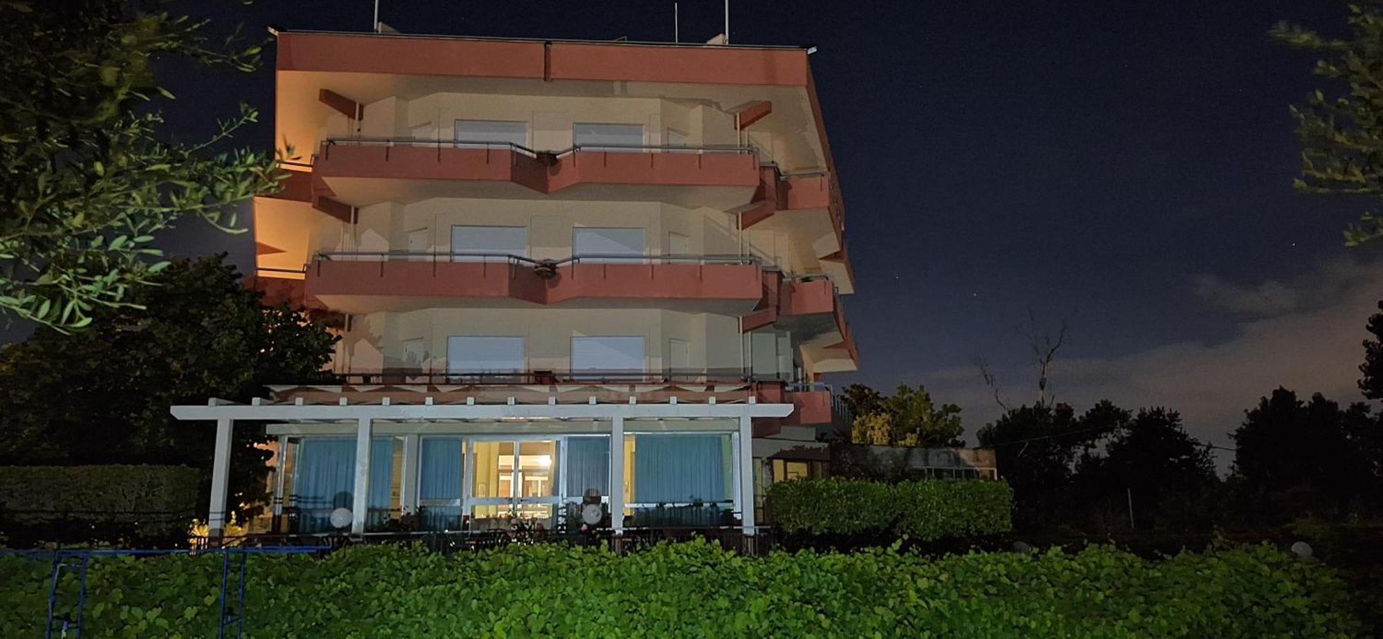 Hotel Le Pleiadi サン・フェリーチェ・チルチェーオ エクステリア 写真